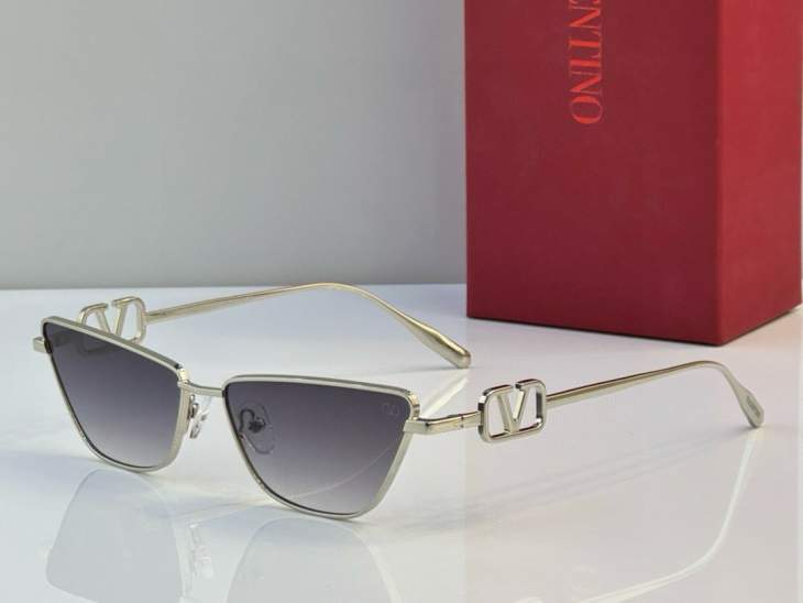 Picture of Valentino Sunglasses _SKUfw65043861fw
